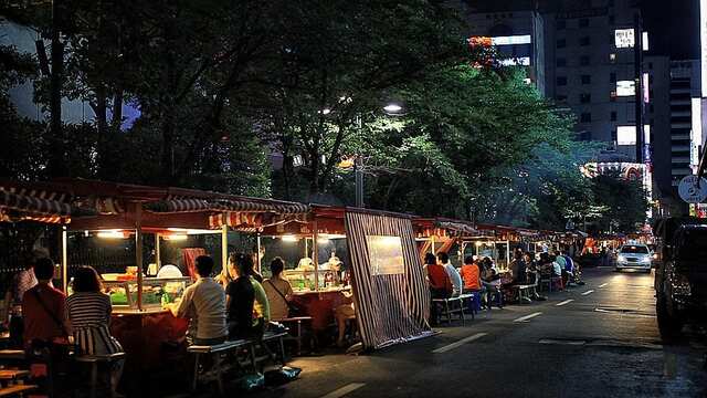 Lokasi Street Food Korea di Jakarta: Vibes ala Dongdaemun!