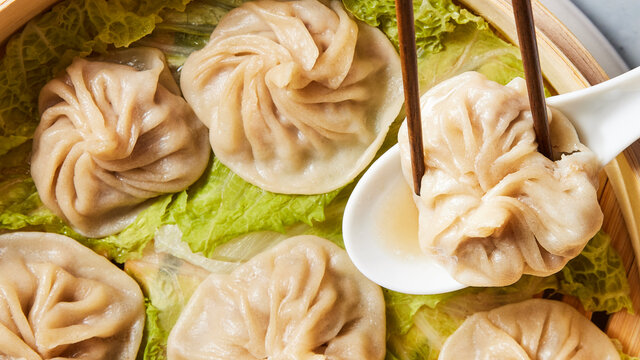 Xiao Long Bao Mengapa Sup di Dalam Pangsit Ini Melegenda?
